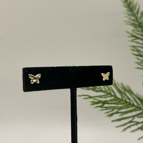 NWOT Kendra Scott Lillia Butterfly 14K Yellow
Gold Plated Stud Earrings - Picture 11 of 14